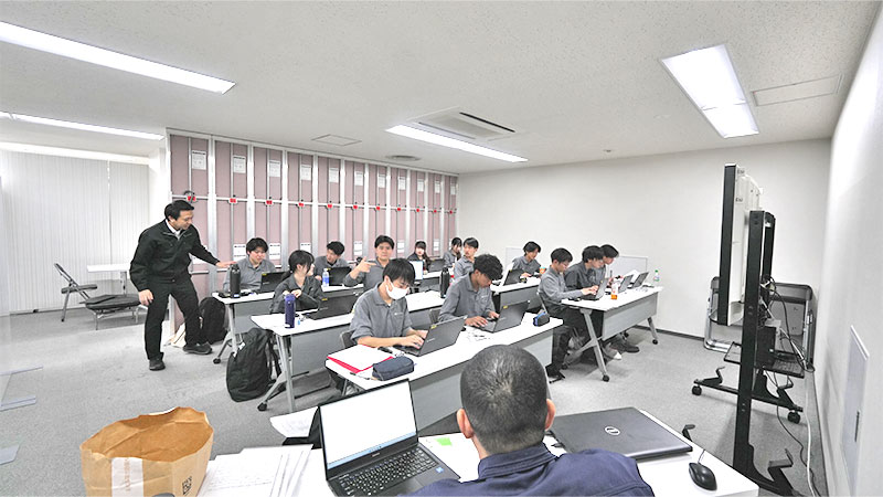 PCを使った研修の様子